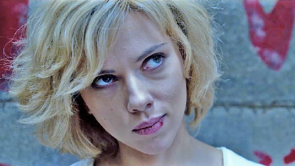 Sul set di Lucy con Luc Besson (video)