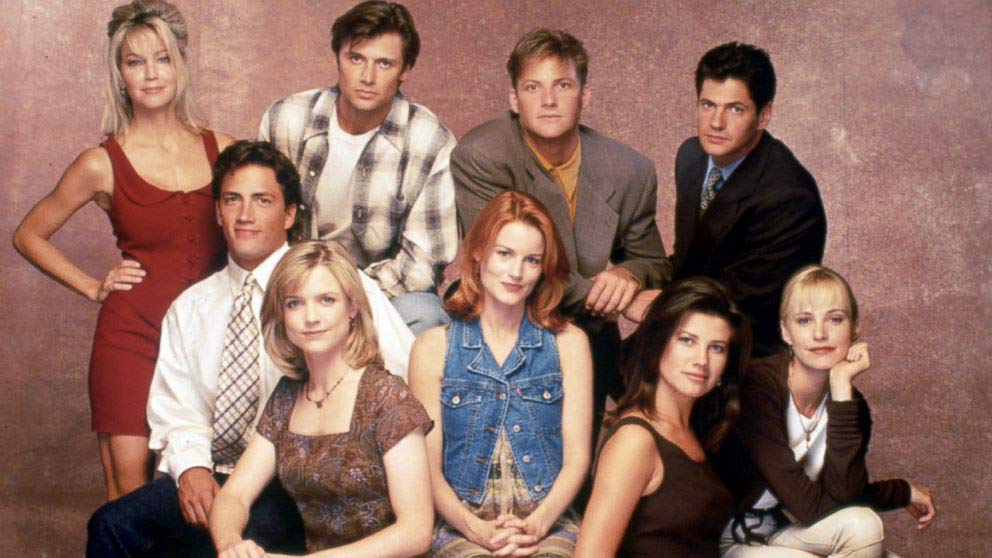 Melrose Place diventa un film che svela i segreti della serie tv anni ’90
