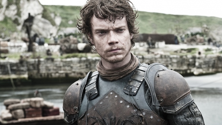 theon-greyjoys-swordsmanship-needs-work-1437000193