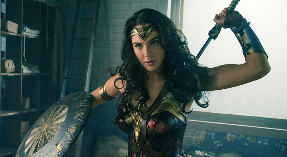 Wonder Woman recensione: l’eroina romantica e coraggiosa di Gal Gadot diverte ed emoziona