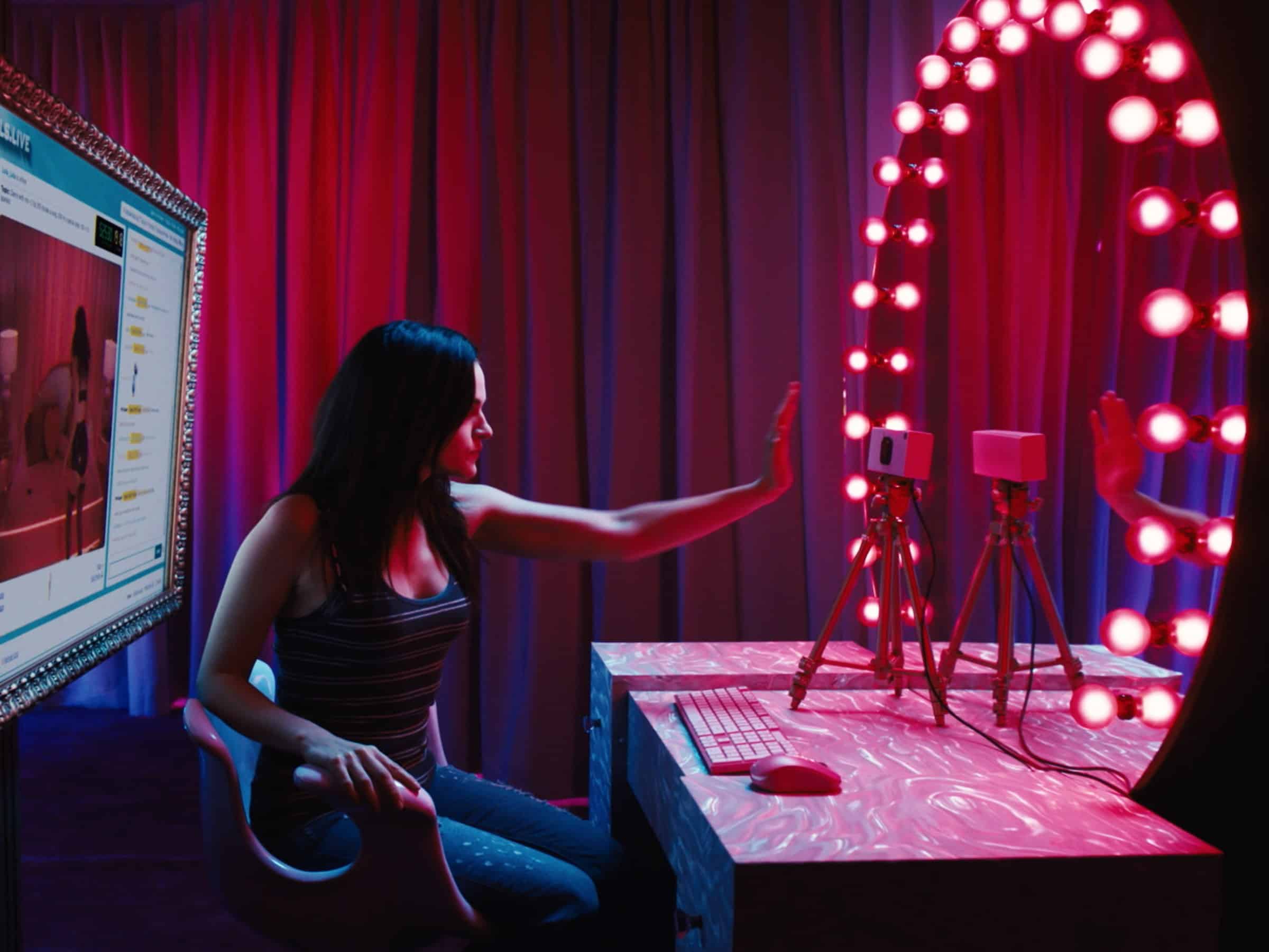 Cam, la recensione dell’horror Netflix sulle cam-girls