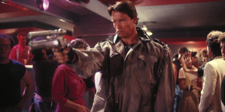 Arnold Schwarzenegger parla degli abusi subiti da bambino e del padre nazista