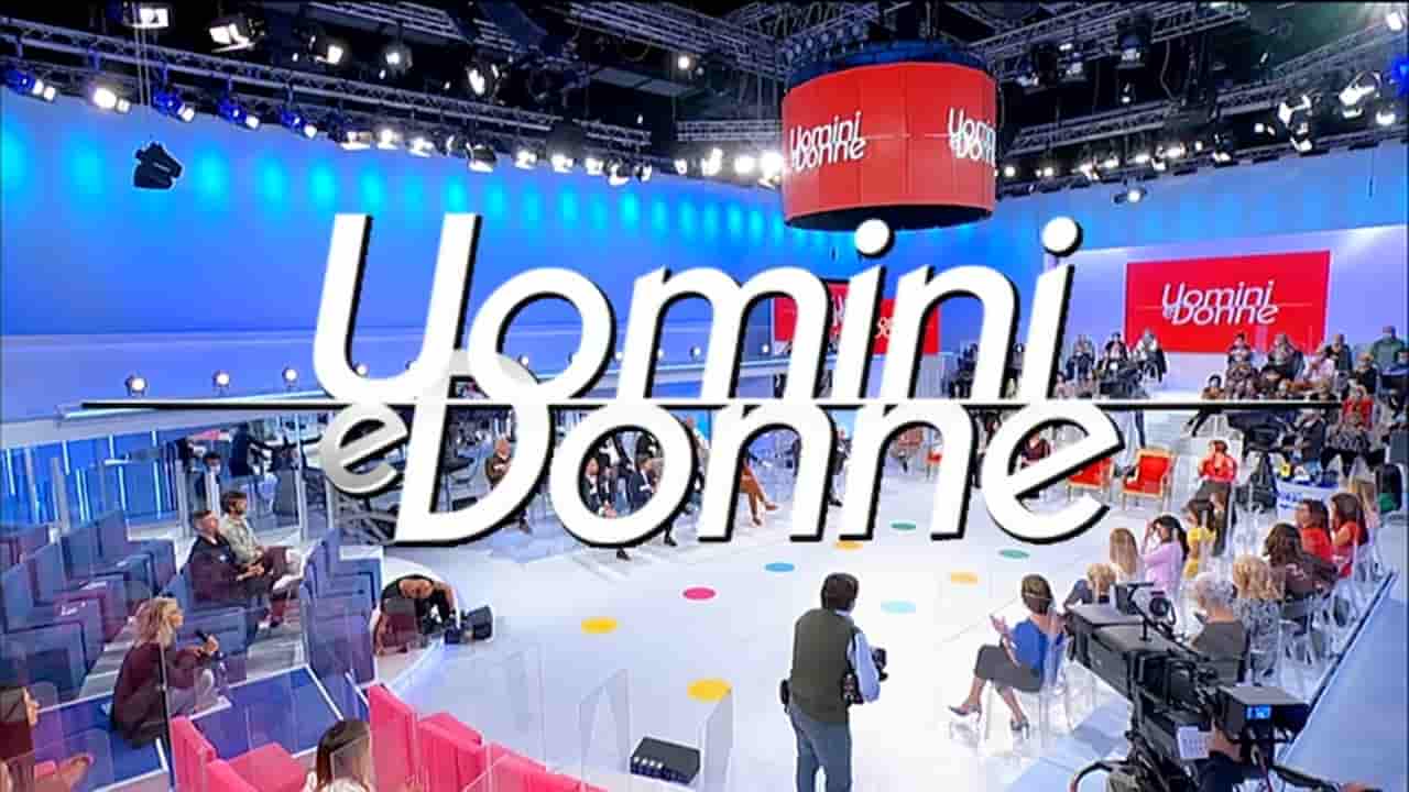 Problemi sotto le coperte | Tina Cipollari e la confessione intima: shock dopo Uomini e Donne