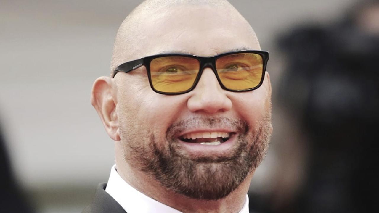 La tragedia di Dave Bautista: un uomo senza vita sulla porta di casa | Come è successo