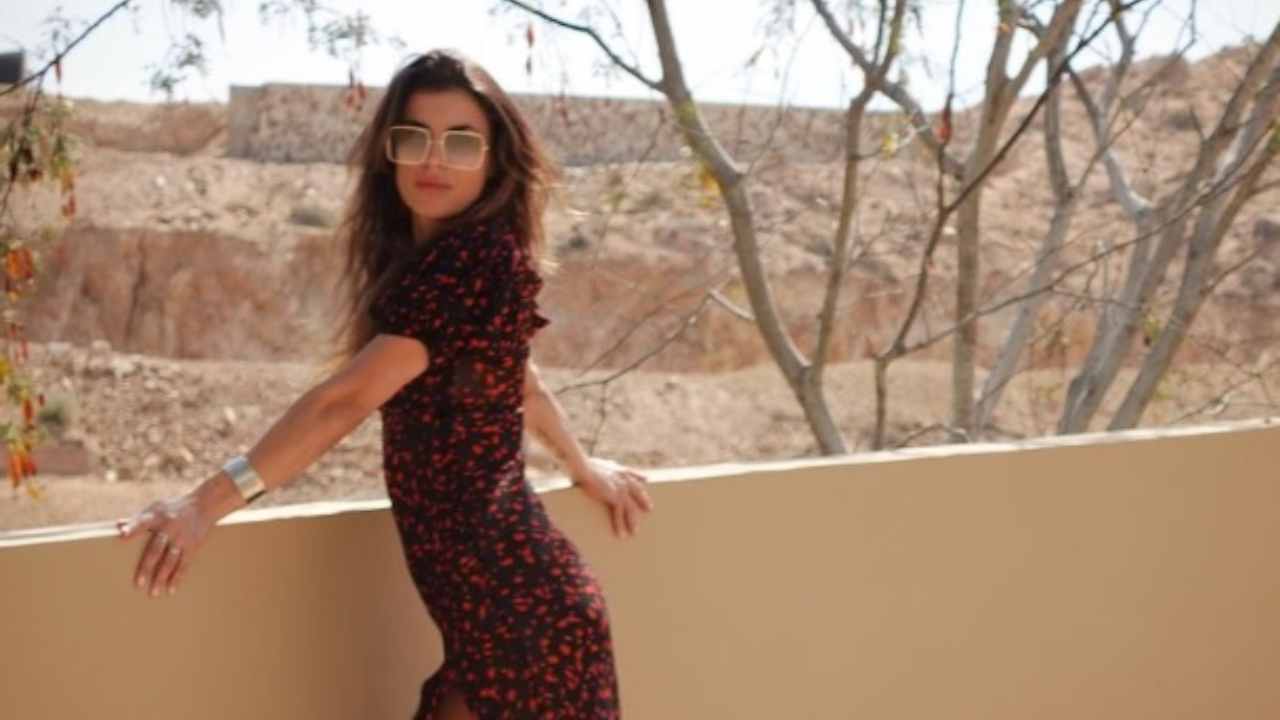 Look sensuale per Elisabetta Canalis: in Messico da sola dopo il divorzio (FOTO)