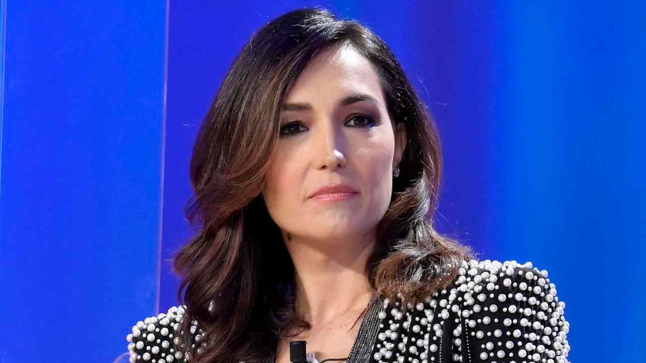 Caterina Balivo si toglie qualche sassolino dalla scarpa: frecciatine verso alcuni colleghi, uomini e donne