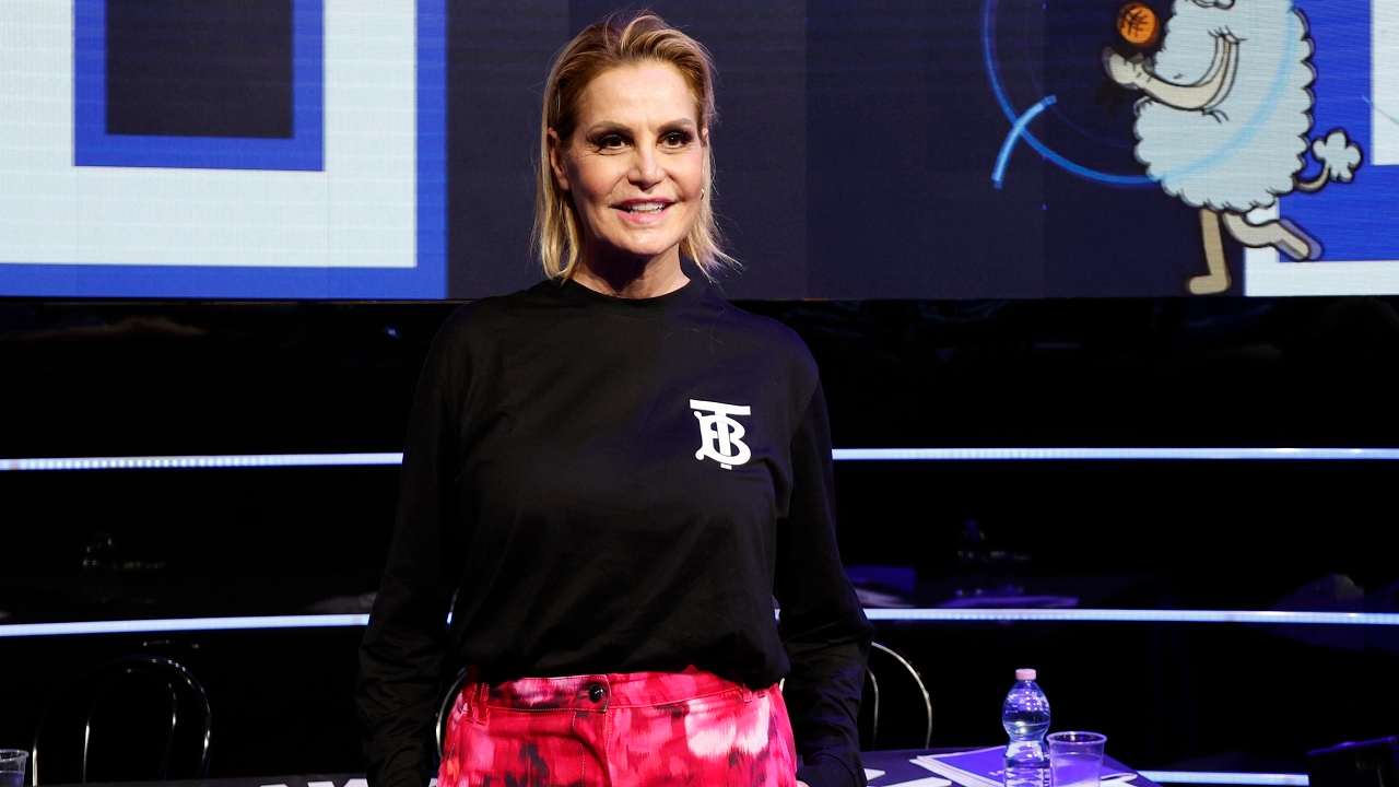 Simona Ventura ‘sbaglia tutto’: il programma chiude | Rivoluzione in atto