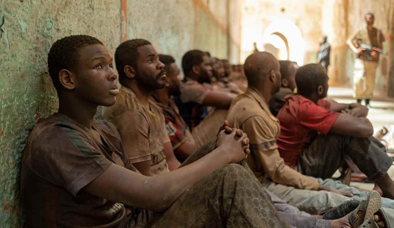 Stasera su Rai2 l’Odissea contemporanea di Matteo Garrone: trama, trailer e cosa ne pensiamo