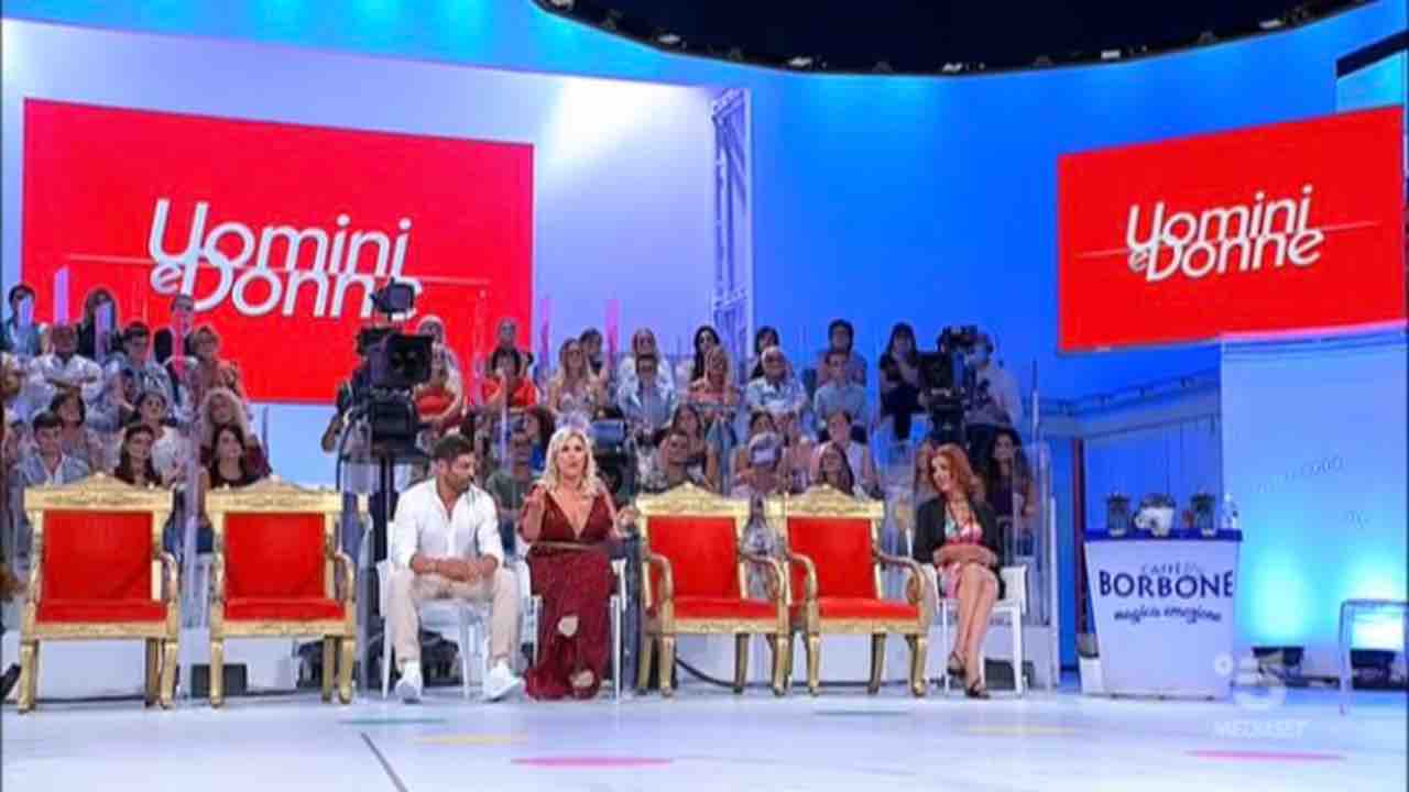 “Fare il tronista non mi ha aiutato per niente”: l’ex volto di Uomini e Donne si lascia andare | Oggi è un attore molto richiesto