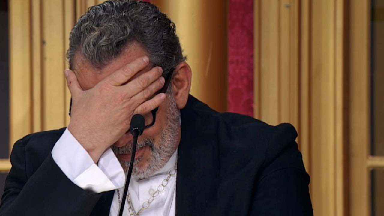 Guillermo Mariotto bullizzato: “Vai via di qui” | Il dramma del giudice di Ballando con le Stelle