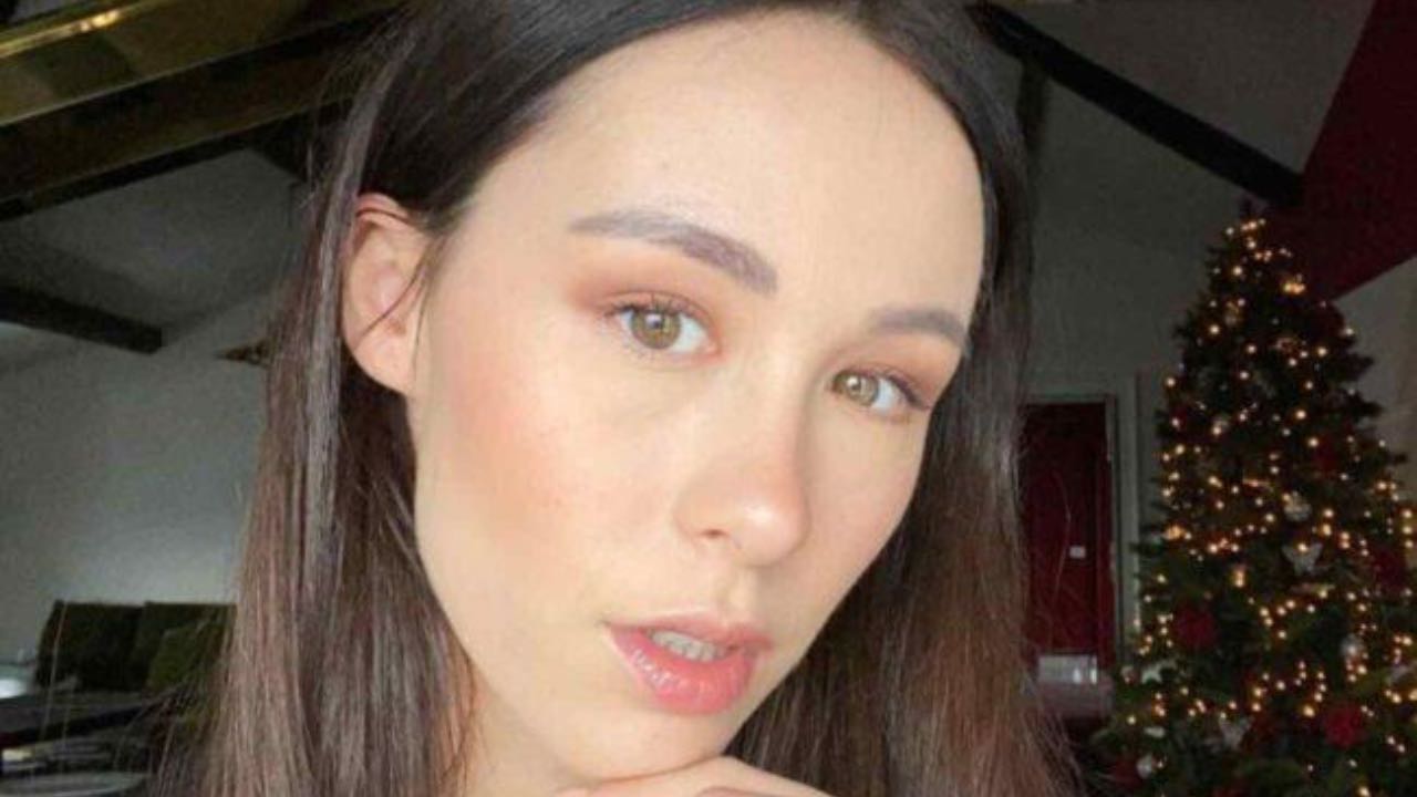Paura per Aurora Ramazzotti, la perdita dei capelli preoccupa | Come sta ora