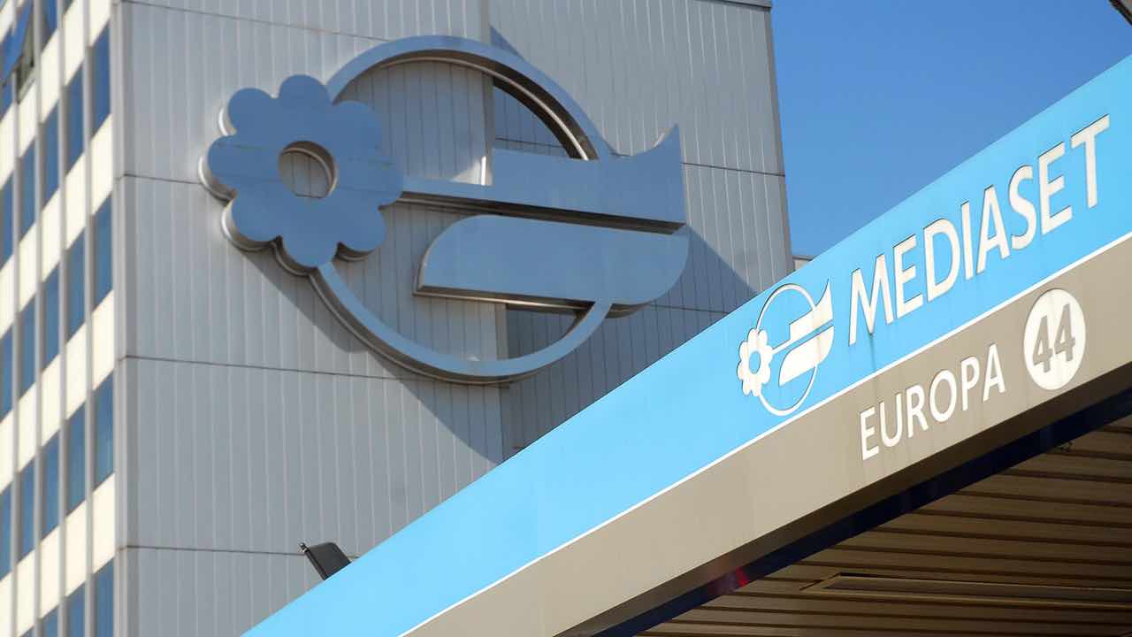 Disastro Mediaset: lite furiosa in diretta e l’ospite abbandona lo studio