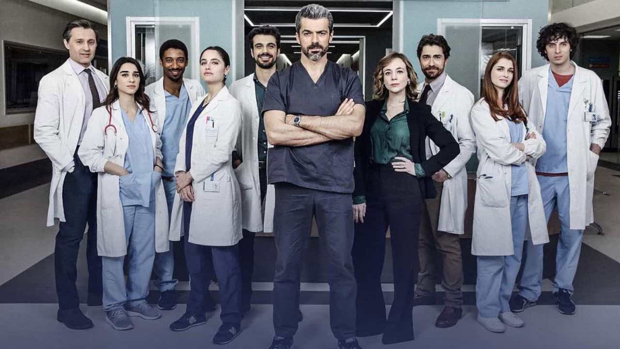 DOC – Nelle tue mani 3: famoso youtuber nel cast, fan in delirio | “è davvero lui”