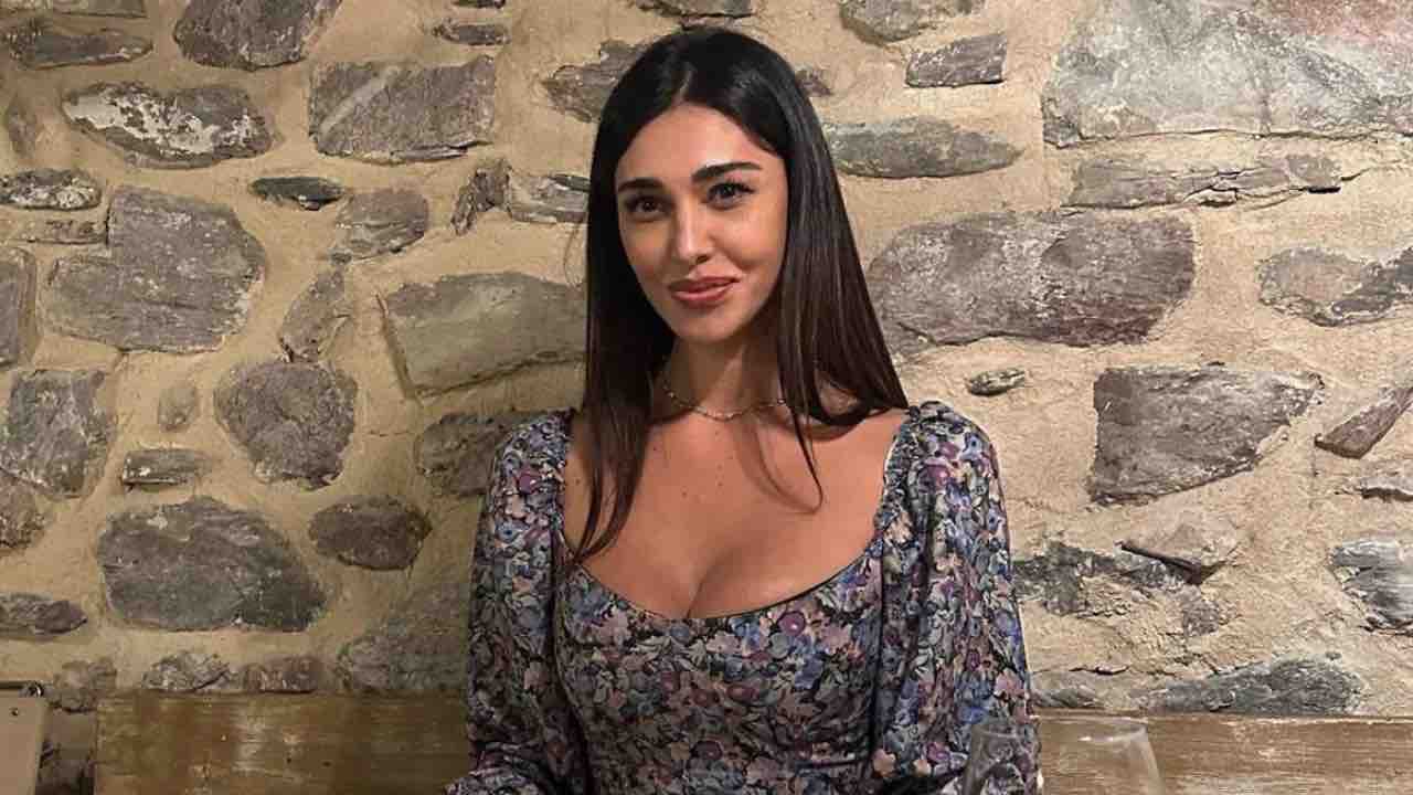 Belen beccata con la nuova fiamma | Elio rimpiazzato ufficialmente