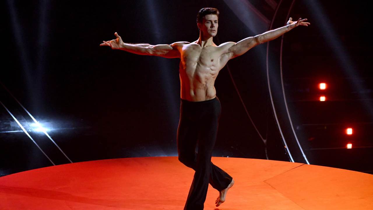 Roberto Bolle si è rifatto qualcosa? Il rapporto del famoso ballerino con la chirurgia estetica