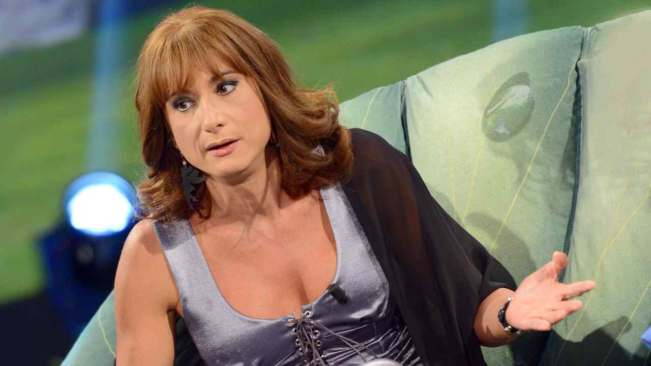 “Poveri frustrati”: Vladimir Luxuria insultata risponde | Estate burrascosa