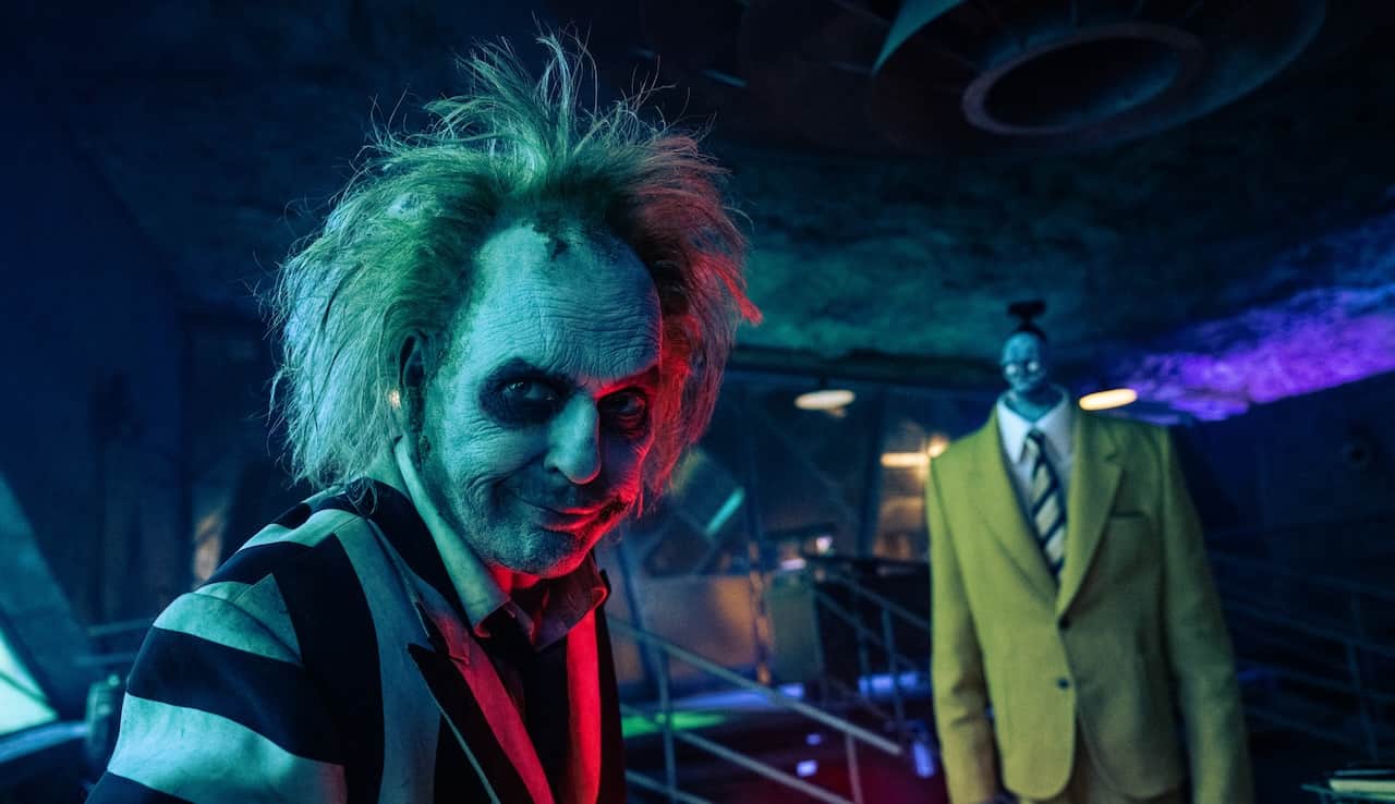 Beetlejuice è tornato: a Venezia 81 si torna nell’aldilà eccentrico di Tim Burton