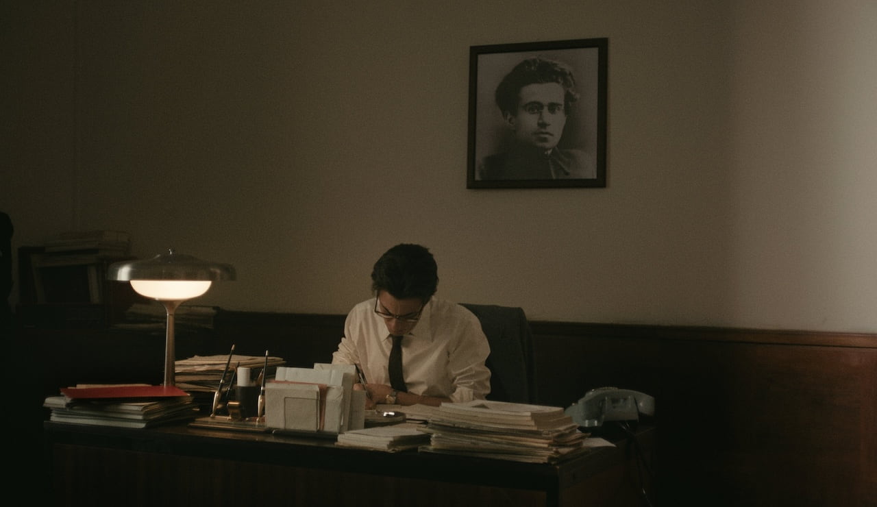 Berlinguer – La grande ambizione, la recensione | Un politico virtuoso, un film virtuoso