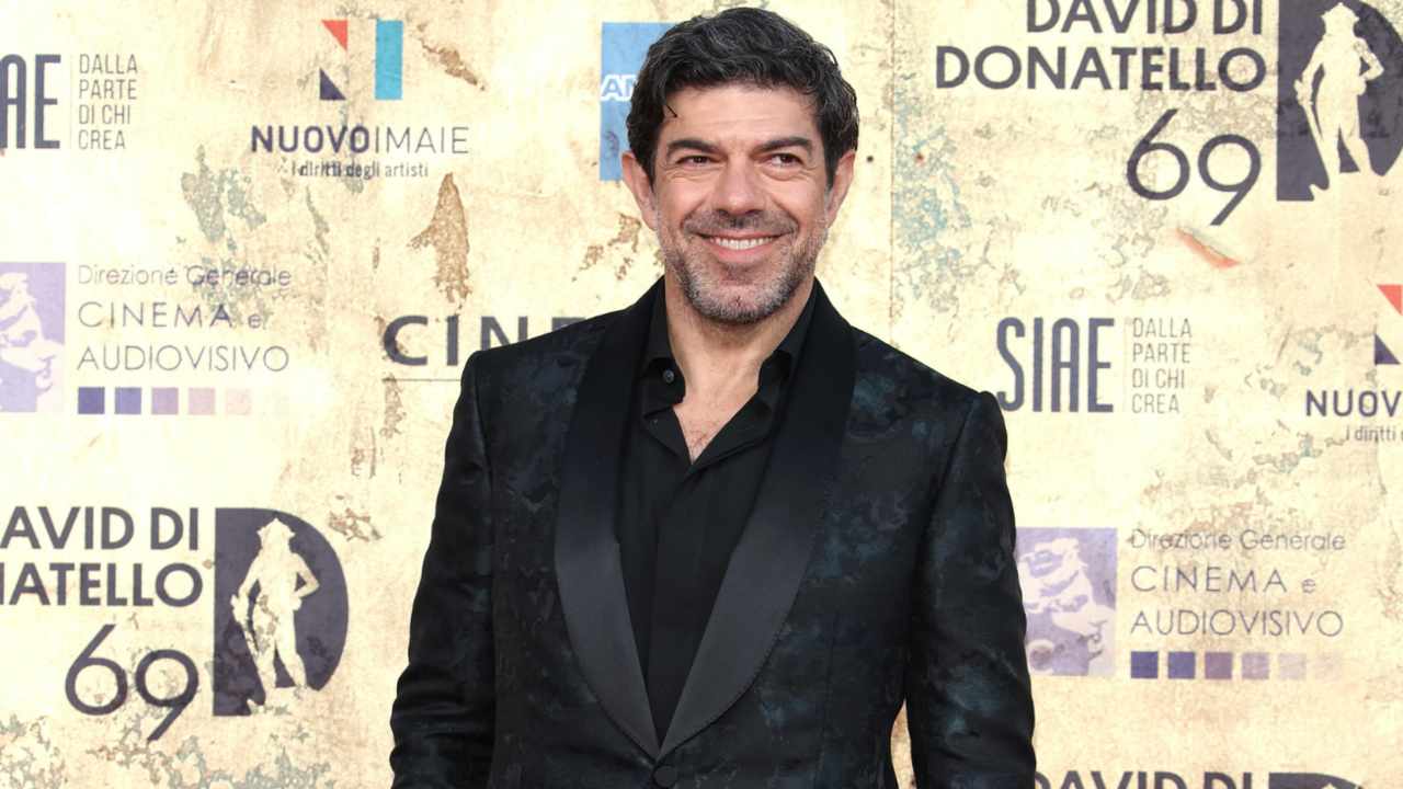 Dove vedere il film da cui è tratta la serie Netflix italiana del momento