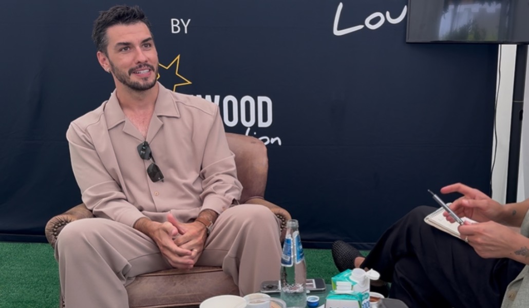 Intervista esclusiva Aras Aydin, l’attore turco si lascia andare: “Sogno Monica Bellucci”