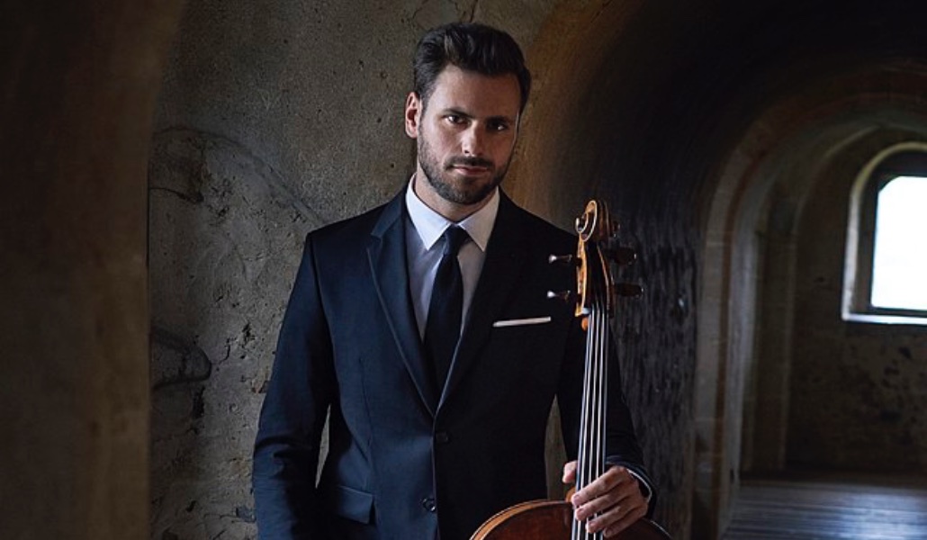 Chi è Stjepan Hauser: il violoncellista romantico di Game of Thrones a Sanremo 2026 per duetto con Fedez e Masini